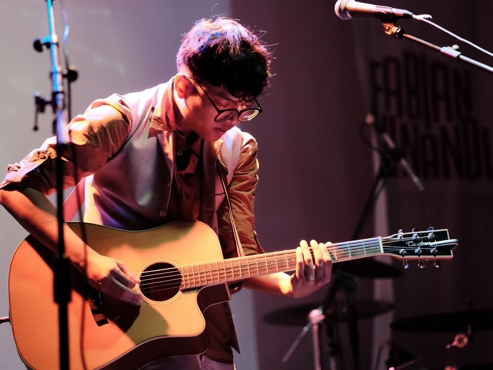 Menyanyi langsung di panggung jadi salah satu momen favorit Fabian